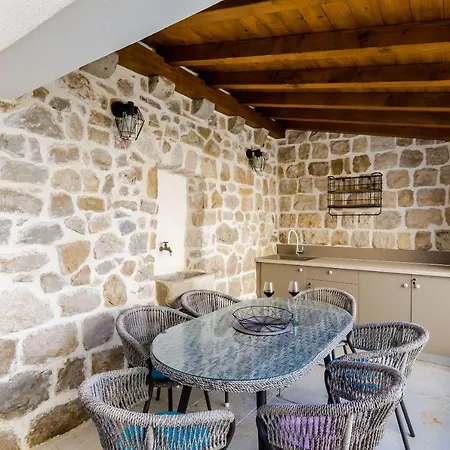 Agava Apartament *
